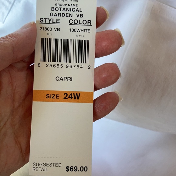 3/$45 RUBY rd scalloped hemline white Capri ends mid calf size 24W - Picture 10 of 17